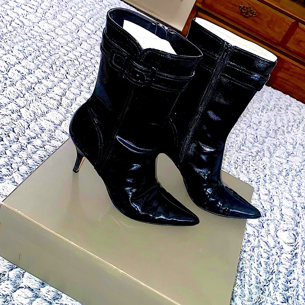 Ann Taylor heel bootie